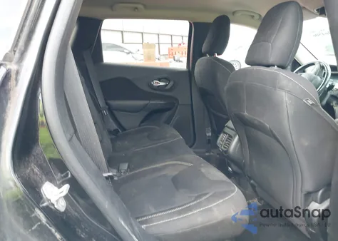 2015 Jeep Cherokee Latitude z USA, uszkodzony, nr VIN 1C4PJMCB3FW623103